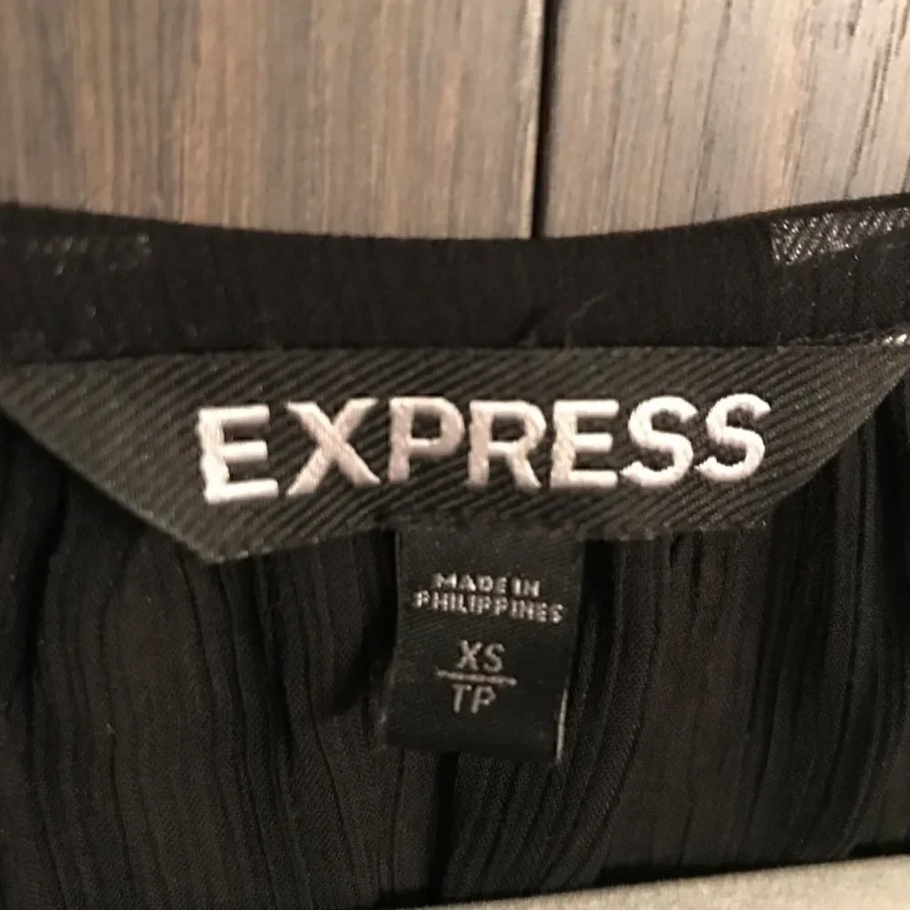 Express Sheer Lace Top   - Picture 4 of 7